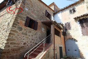 Casa indipendente di 156 m² con più di 5 locali a 