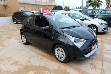 TOYOTA Aygo Connect 1.0 VVT-i 72CV 5 porte x-bus