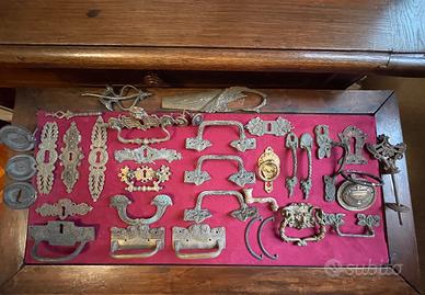 Maniglie Pomoli Serrature Cardini d'epoca 800