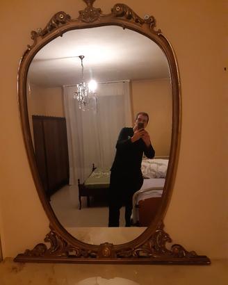 Specchiera in legno dorato 