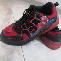Scarpe bimbo Spiderman luminose tg 32