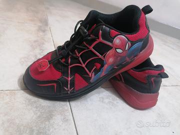 Scarpe bimbo Spiderman luminose tg 32