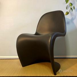 Sedia originale Vitra Panton – Nero opaco