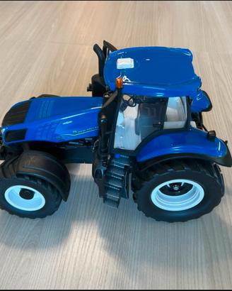Trattore radio comandato New Holland
