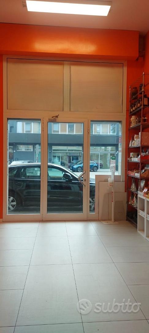 Bologna Borgo Panigale - Negozio Fronte strada - Vista 2