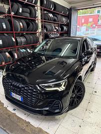 Audi Q3 35 TDI S tronic Identity Black