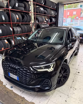 Audi Q3 35 TDI S tronic Identity Black