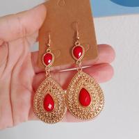 Orecchini Pendenti Oro e Rosso a Goccia – Eleganti