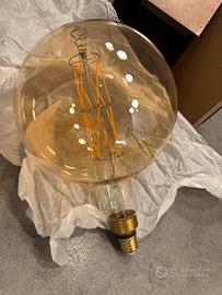 Lampadina gigante.
