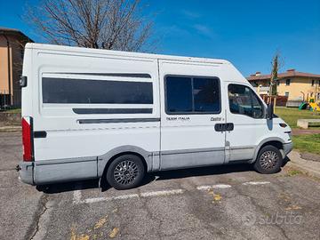 Furgone Iveco Daily passo lungo 
