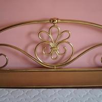 Letto matrimoniale in ottone con doghe in legno