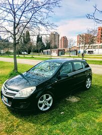 Opel Astra H hatchbach 1,7 CDTI