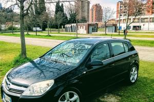 Opel Astra H hatchbach 1,7 CDTI