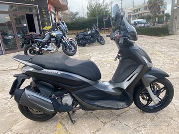 Piaggio Beverly 350