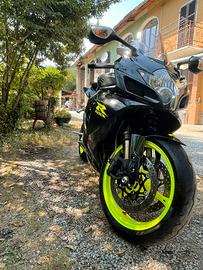 Suzuki gsxr 750 k7