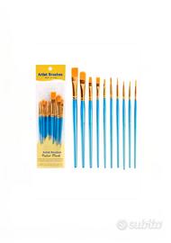 Set di 10 pennelli per pittura con setole morbide.