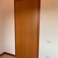 4 porte interne in legno con chiavi