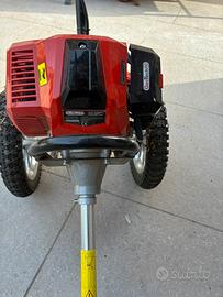 Decespugliatore con ruote carrello