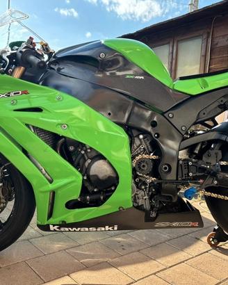 Kawasaki ninja zx10r 2015 solo pista con  14000 km