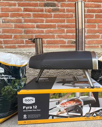 Forno pizza Ooni fyra 12 con 2sacchi pellet origin