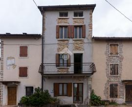 CASA DI CORTE A BOSCO CHIESANUOVA