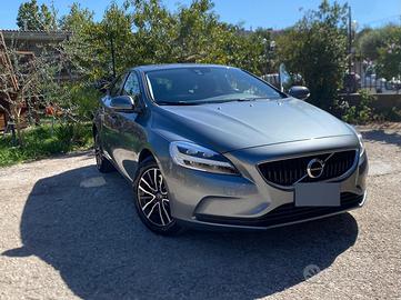 VOLVO V40 D2 2.0 DIESEL 120 CV – AUTOMATICA