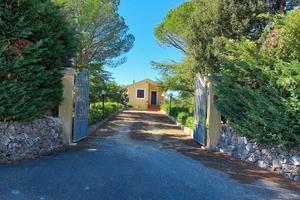 Mottola-ta- casa in campagna disponibile