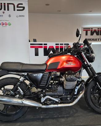 Moto Guzzi V7 II Stone _ Usato Permutabile