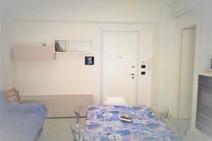 Bilocale centralissimo 5 posti letto Diano Marina
