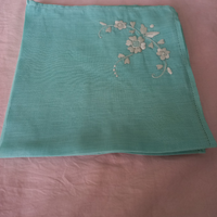 Tovaglioli ricamati in lino