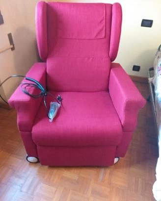 Poltrona alzabile elettrica per anziani e disabili