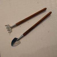 mini-rastrello e una mini-pala