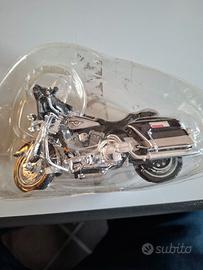 Harley-Davidson FLHT Electra Glide (1998) - 1:18