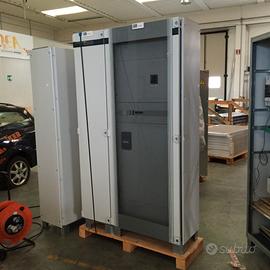 Armadi per quadri elettrici in metallo con porte