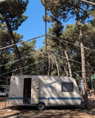 Roulotte+Struttura per campeggio stagionale
