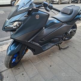 Yamaha Tmax 560 km 12.000 2024 sinistri zero