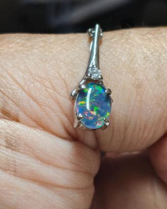 Ciondolo in Argento con piccolo Opale