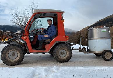 Pulizia stalla,mungitura alpe italiano 53anni