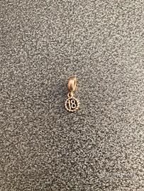 Charm Pandora 18