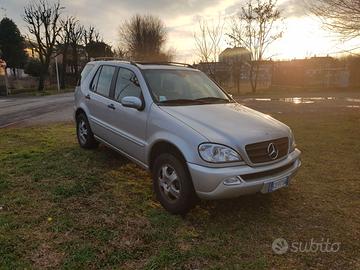 MERCEDES ML270 (W163) Suv 4x4 con 112.000 km reali