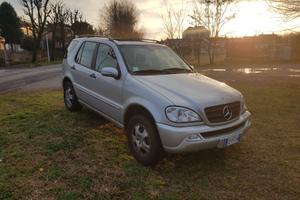 MERCEDES ML270 (W163) Suv 4x4 con 112.000 km reali