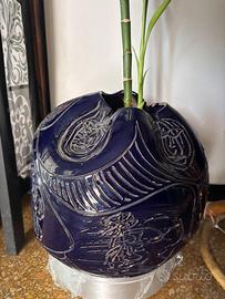 Vaso sferico in ceramica smaltata blu