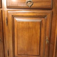 Credenza in legno massello dal design classico