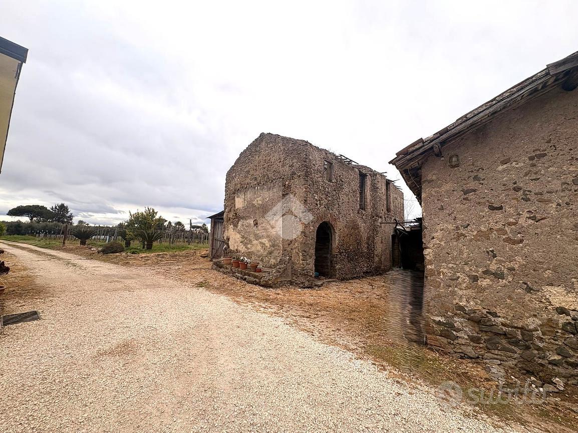 RUSTICO A LARIANO - Vista 2