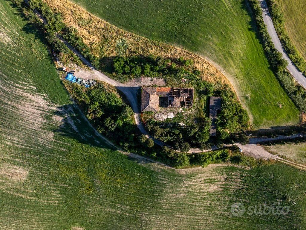 Rustico / Casale di 1200 m² con box auto a Volterr - Vista 3