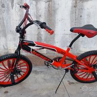 Bicicletta BMX - Rossa e Nera