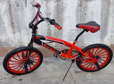 Bicicletta BMX - Rossa e Nera