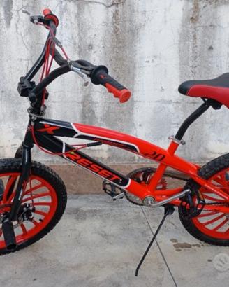 Bicicletta BMX - Rossa e Nera
