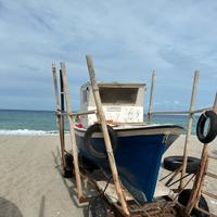 Gozzo resinato con motore entrobordo