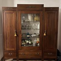 Credenza antica